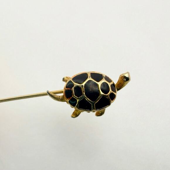 Vintage 70s Turtle Stick Pin Green Enamel Shell Gold Tone Lapel Hat Pin - Picture 3 of 10